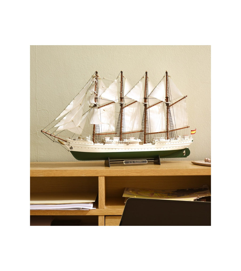Gift Pack with Ship Model, Paints and Tools: Training Ship J.S. Elcano / Esmeralda